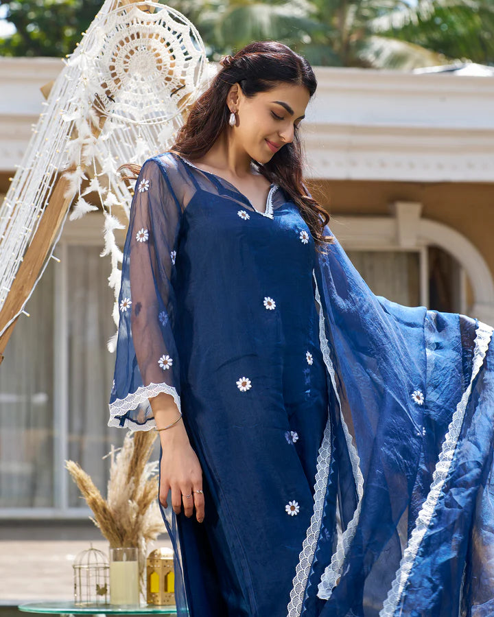 Raffia Embroidered Kurta Set